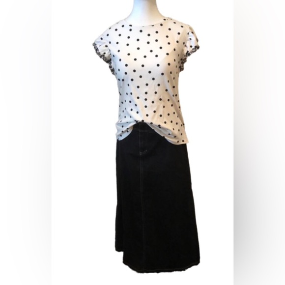 ⭐️$35 for 2⭐️ Ann Taylor Polka Dot with Embroidered Flutter Sleeve Top US LP - Picture 3 of 9